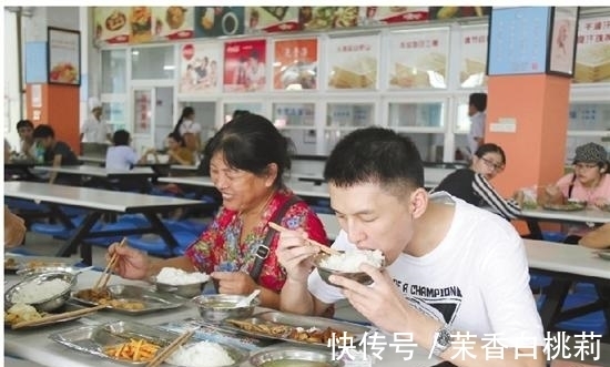 悲剧|“我养你小,你养我老”50岁父母强行索要生活费,儿子最终酿悲剧