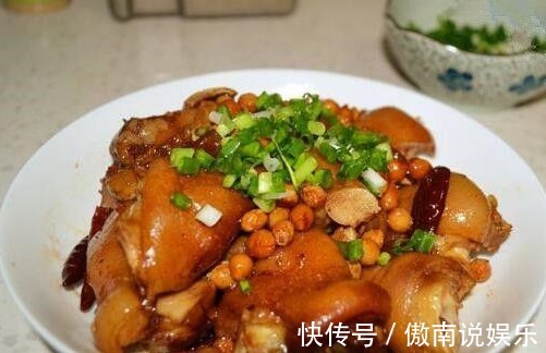看着就想流口水的几道家常美食,道道色香味俱全,家庭聚会少不了