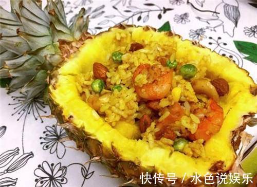 米饭不和鸡蛋炒,和这水果炒,酸甜开胃,颜色鲜艳,粒粒分明松散