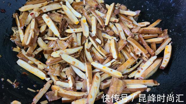 下饭|炒香干,又香又下饭的家常菜,简单好吃,成本才20块