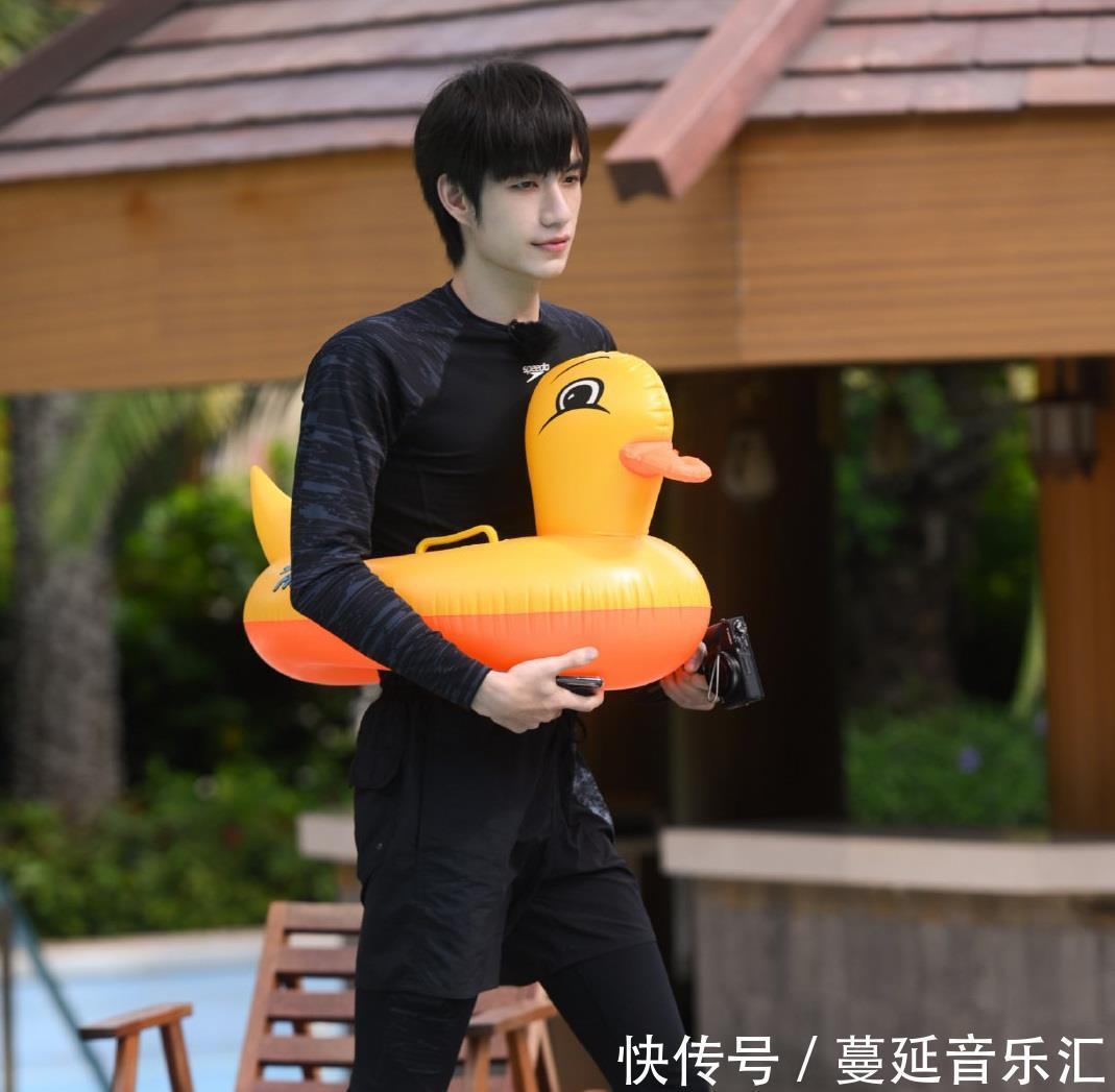 ixform|IXFORM三人錄節目,從連淮偉到羅一舟被張顏齊套路,姜還是R1SE辣