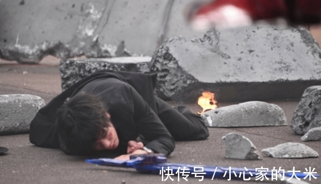 银河剑|假面骑士圣刃:剑斩手持双剑归队,老乌暴走,剑士圣刃被封号!