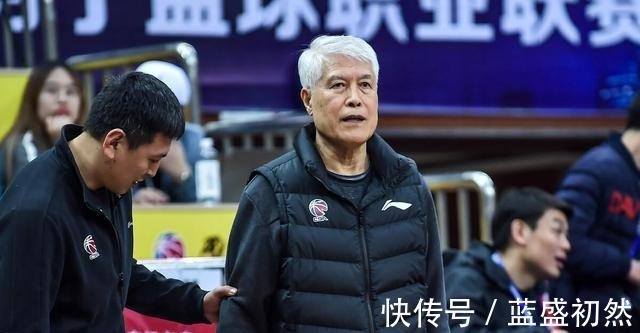 山东|辽篮快讯山东累垮高诗岩导致伤病恶化,蒋兴权确认赛季末退役!