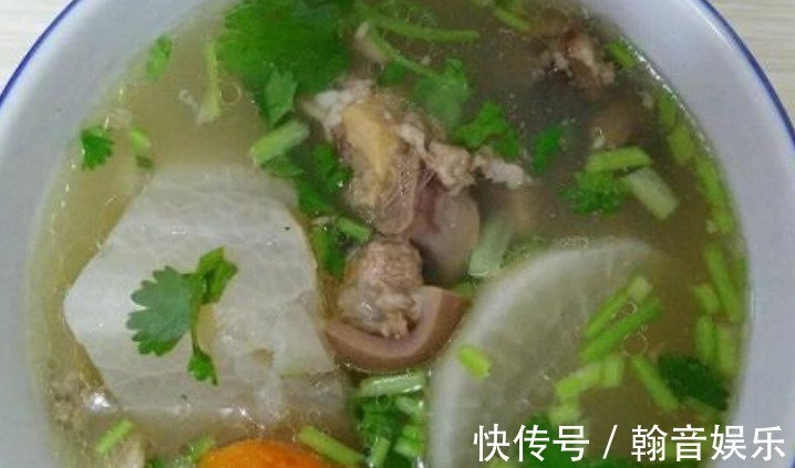 叔叔不想做饭，花钱应聘四位阿姨，没想到最后一位成为俺婶婶