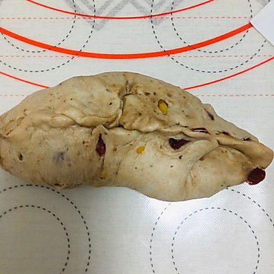 全麦蔓越莓核桃软欧包