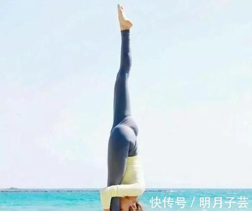 iii|瑜伽站立劈腿操练，如许循规蹈矩进来，实在不难