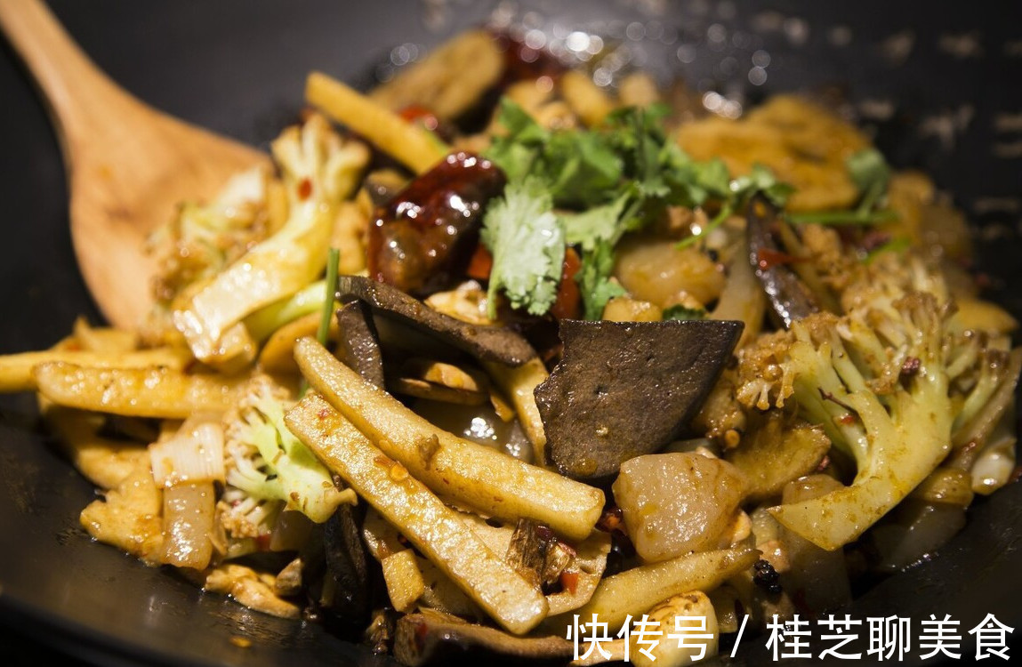 爆炒猪肝|炒猪肝时,学会这样腌制,炒出来的猪肝特别嫩,一点都不腥