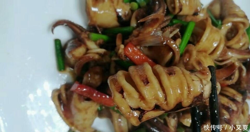 冬天最馋蒜臺,我隔3差5做一次,搭配此物鲜美开胃,杀菌防感冒