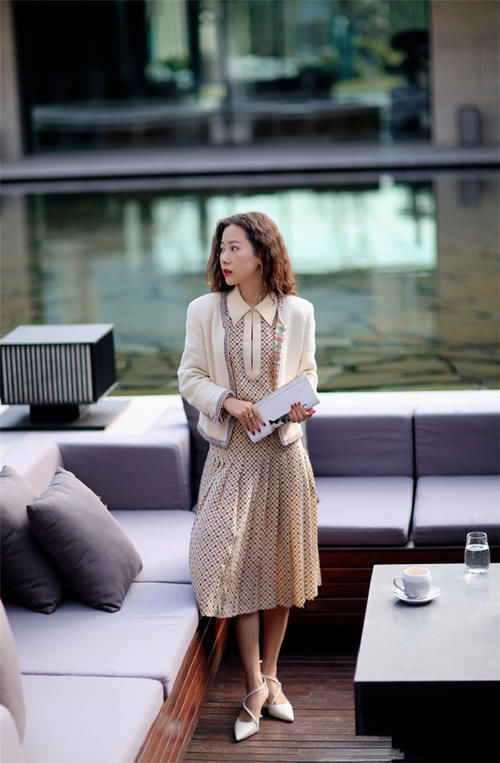 不管什么身材的女人，穿裙子牢记这4个要点，上身才显瘦又迷人