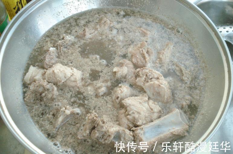 脏东西|焯排骨产生的浮沫到底是不是脏东西很多人不懂,难怪排骨不香