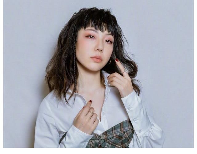 周深|波折不断！继刘欢退出2021《好声音》后，又一位女导师退出了