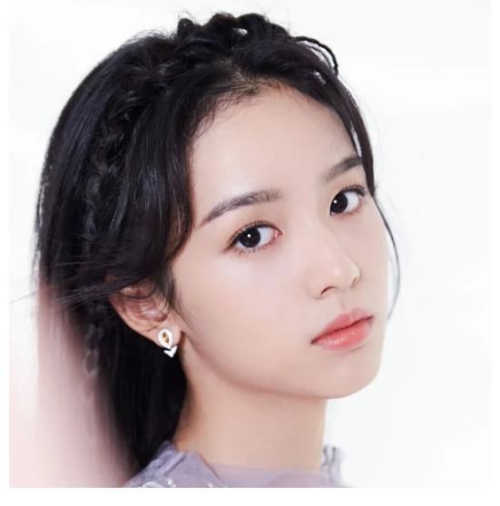 突变团竞挑战三轮变猎手！开局直接用拳头淘汰强化战士！