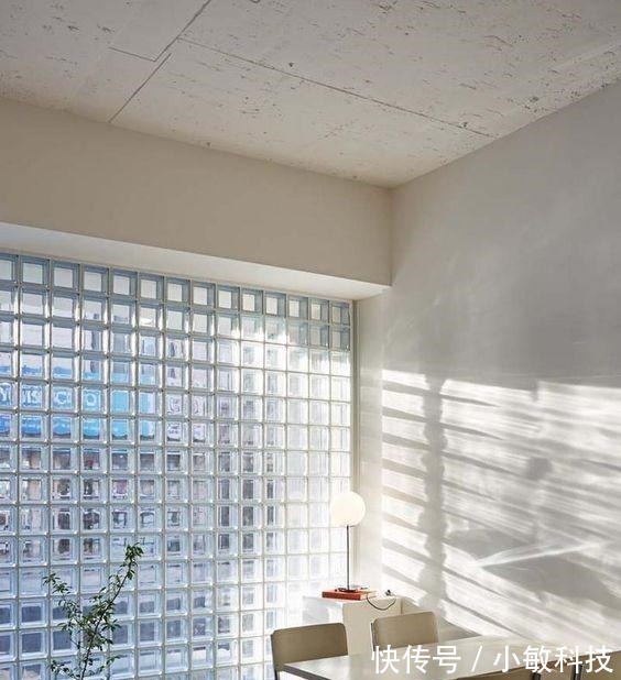整栋楼|封阳台用玻璃砖,全小区头一家,整栋楼属我家阳台光线最好