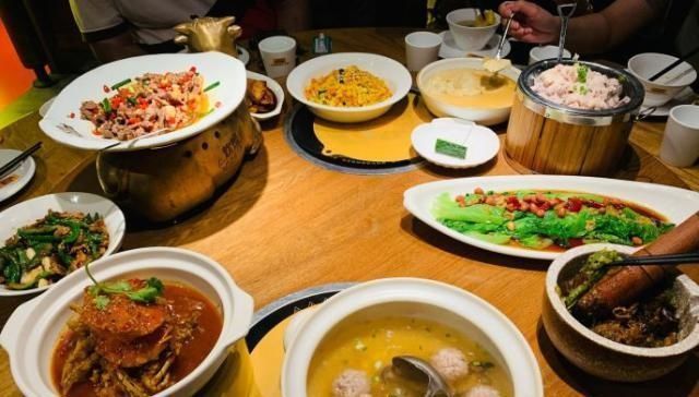 汉堡|美国肯德基出售人造肉炸鸡,为此还换了新包装,一份就能卖到56元