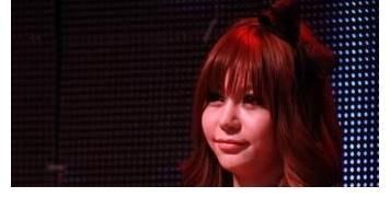 十年过去了,当年那个说“宁坐宝马车里哭”的马诺,梦想成真了么