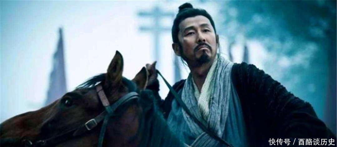 刘邦称帝,父亲行跪拜之礼时,他是怎么解决