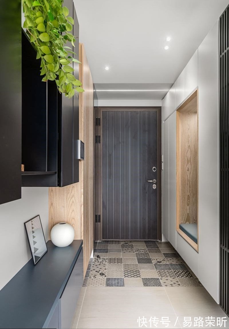 桌面|如何在有限空间中满足生活需求,同时还能住出宽敞空间感?