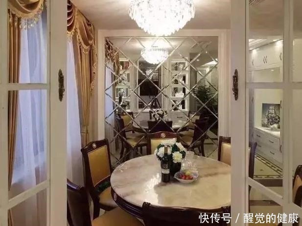 玄关|值得借鉴的轻奢风新房，玄关很“人性化”，简单轻装饰很舒服！