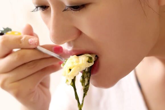 中老年人|吃得少活得久，是真的吗？饭量大和饭量小的人比，谁更容易长寿？