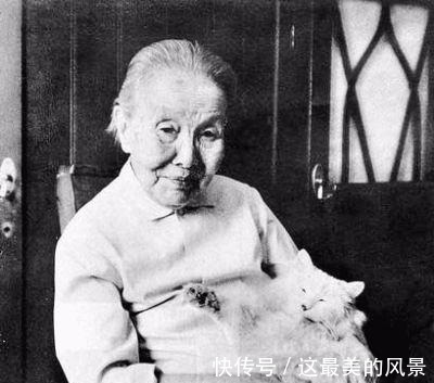 八个字@为何“冰心”的孙子在她墓碑上刻“枉为人表,教子无方”八个字