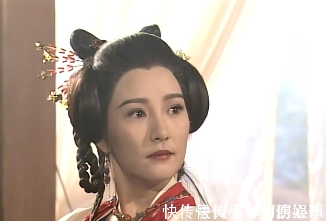 阿朱@天龙八部中,其实有四个女子喜欢萧峰,但很多人只知道三个