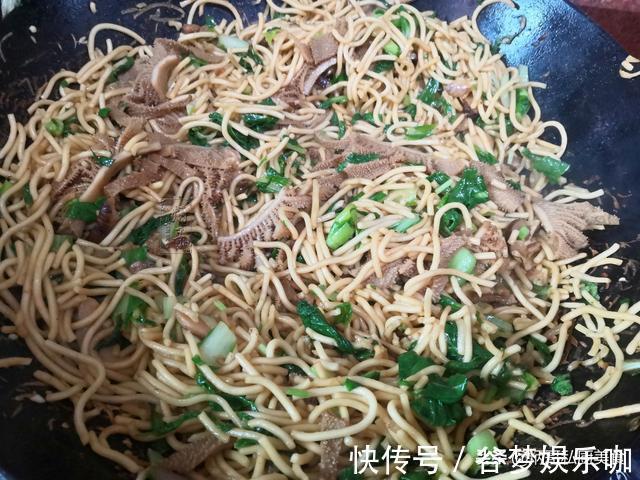 午餐|晒媳妇做的午餐，朋友圈炸锅了，网友调侃：够豪横！求蹭饭