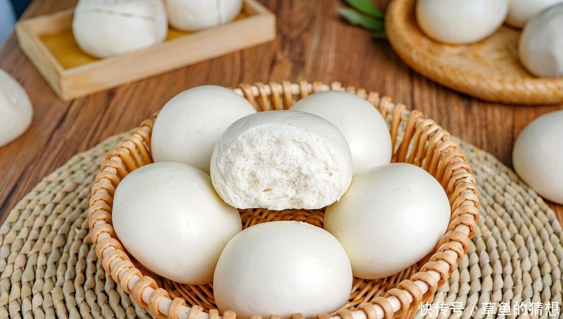 蒸馒头发面时，不要只会放酵母，记住2个窍门，面发得又快又好