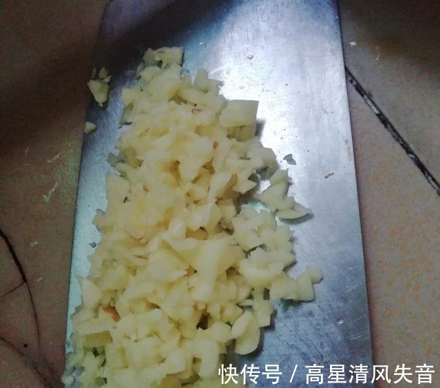 美味|蒜蓉荷包蛋,蒜香浓郁,美味简单!