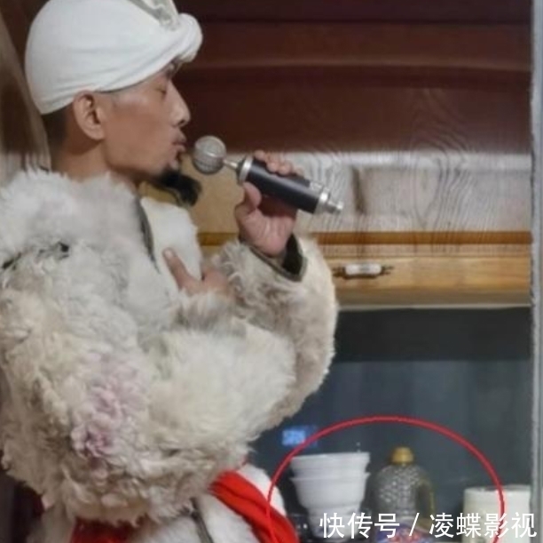 從星光大道冠軍到“人人喊打”,52歲的阿寶再惹爭議,他做了啥?