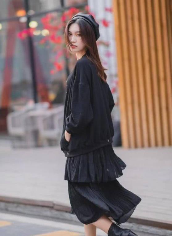 秀美|清新秀美的时尚美女,开衫搭配柔美的纱裙,走路带风显气质