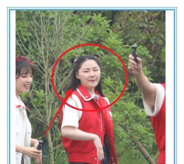 生图|谭松韵参加《跑男9》，她和杨颖李沁合照，生图和身高差距太明显