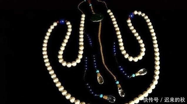 母亲|母亲压箱底的佛珠,曾拍出6000万天价,专家估价,小伙汗都下来了