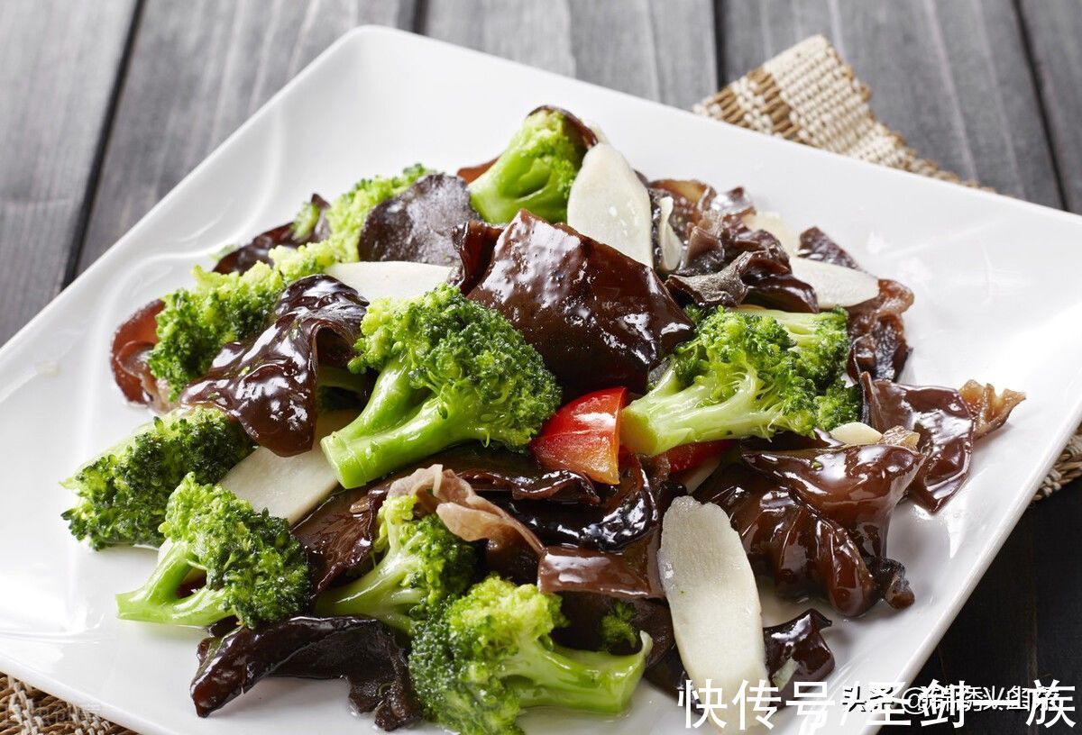 国庆朋友小聚，推荐12道硬菜，下酒下饭花钱少吃得好，待客特有面