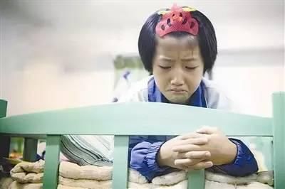 有几个标准没达标，最好不要选择住校，有女儿的家庭更要注意