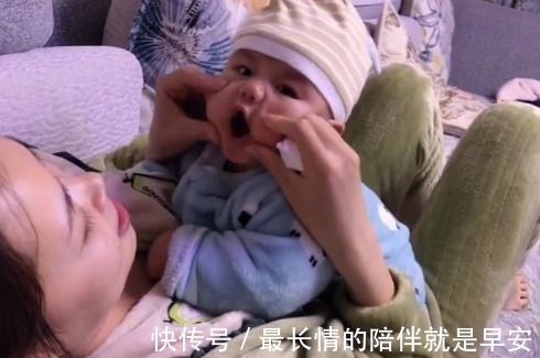 玩具|“最暴躁宝宝”火了,发现小姨霸占玩具,当场摔椅子,网友:霸气