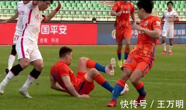 中国足球|2-2!郭田雨被怒喷!媒体人:没费莱尼,郭田雨啥也不是