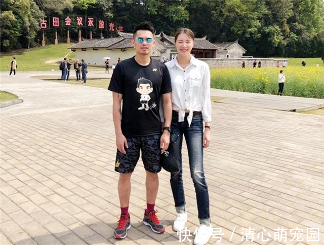 延安行|谢杏芳家庭地位高!与林丹合影细节有变化,不再只顾及老公的面子