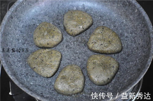 面团|年后早餐,老公爱上了它!平底锅一烙10分钟上桌,好吃还顶饱!