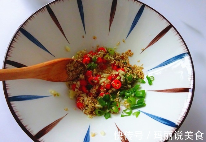 最近早餐迷上它，半小时就上桌，热乎乎真舒爽，开胃又顶饱