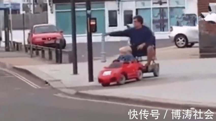 表情|萌娃开车带爸爸“兜风”火了,爸爸一脸享受的表情,网友:娃太难