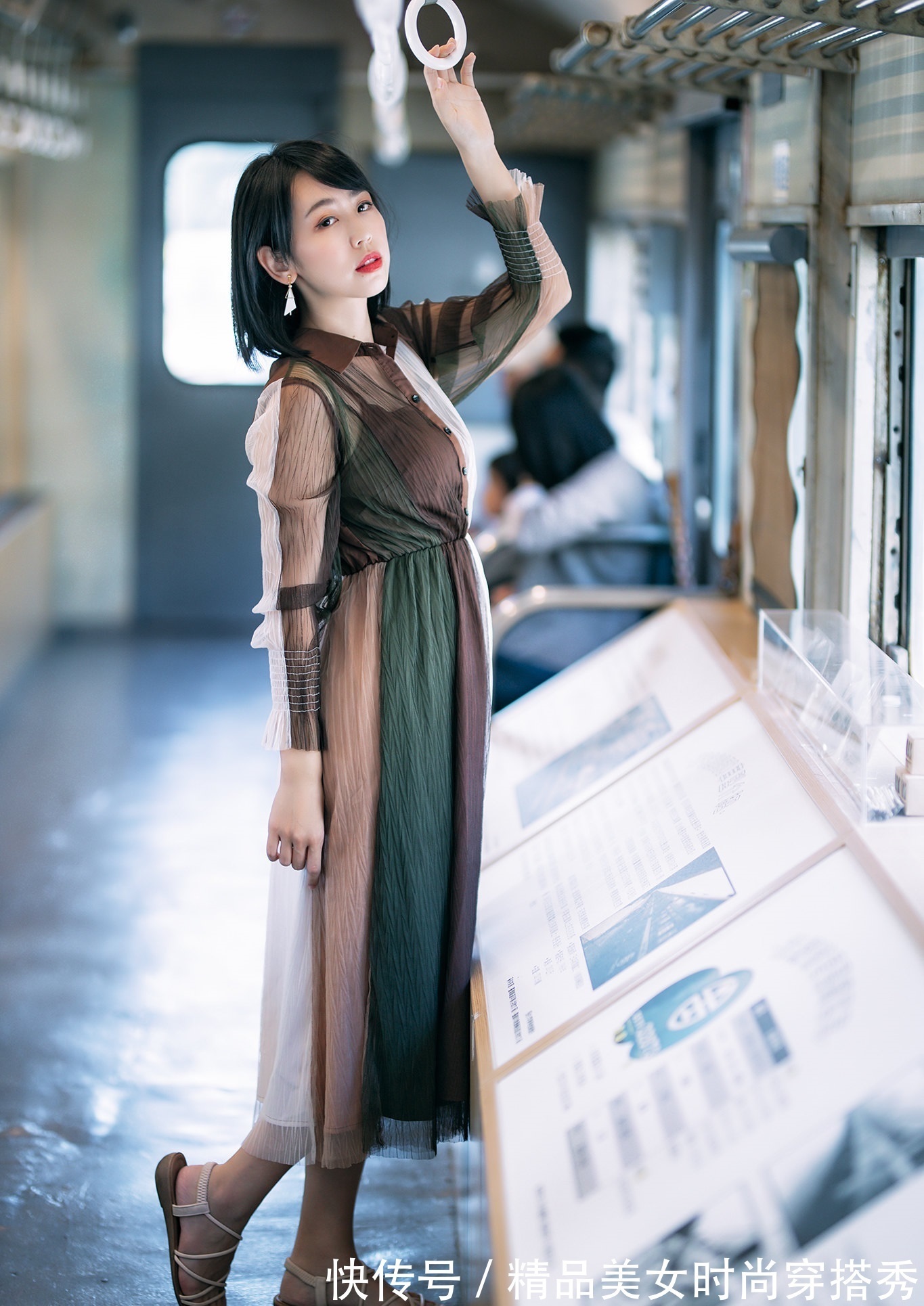 职场|衬衫裙清新脱俗,搭配一双平底鞋,不管是职场还是日常都非常适合