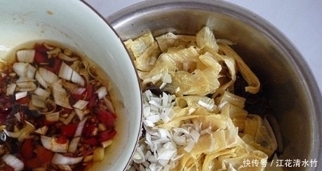 晚上经常失眠要多吃它，坚持1个月，睡得香睡得沉，一觉到天亮