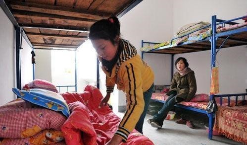 寄宿制|“再苦也不会让孩子住校”,白岩松谈寄宿制伤害,背后原因很现实