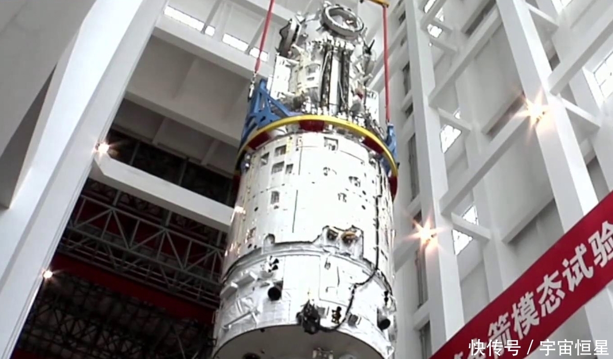 时隔数月！嫦娥五号新一批月面图像公开：机械臂横扫120度拍视频