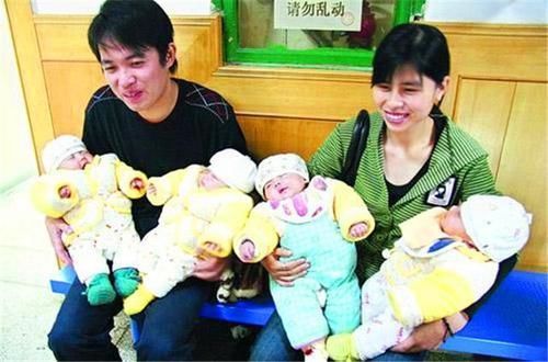 孩子|90后宝妈喜得4胞胎,看到宝宝的性别后,医生夸赞有福气