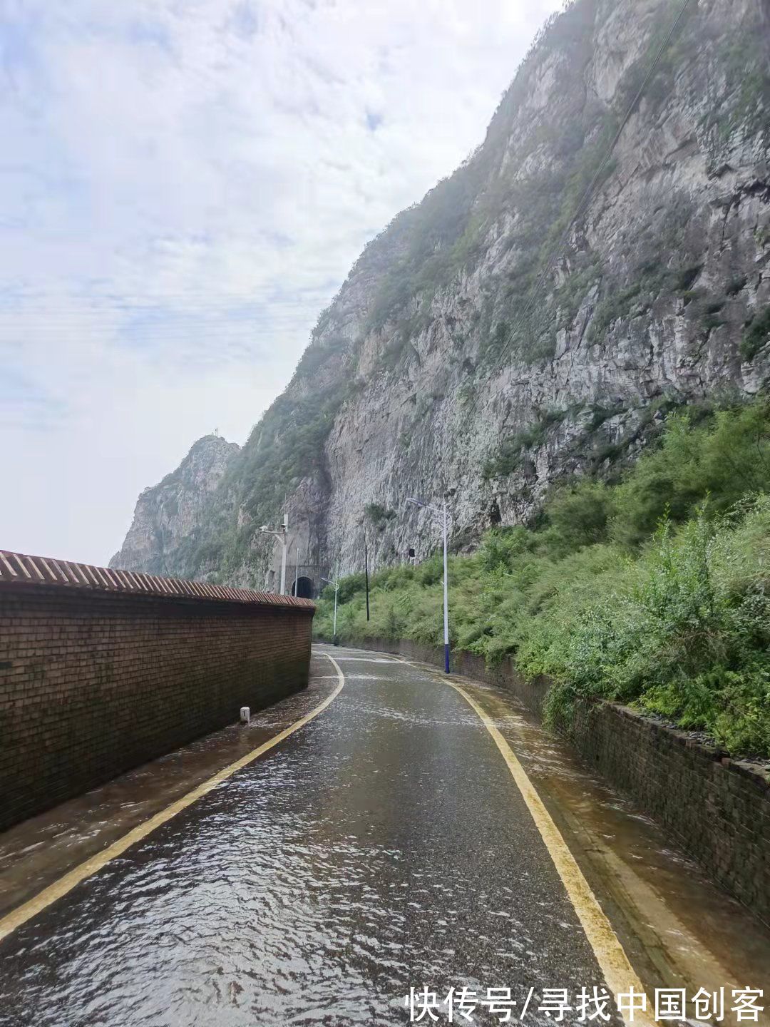 永定河|京郊丁家滩村路上流泉水 城里人慕名过来蹚水找回儿时记忆