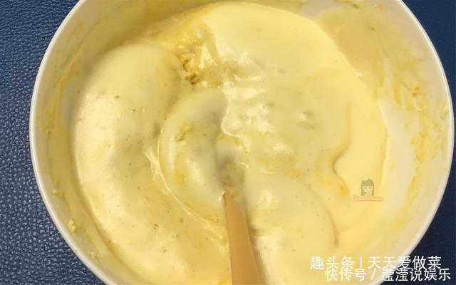 孩子们|两个鸡蛋，一杯玉米粉，教你做香甜松软玉米饼，孩子们抢着吃