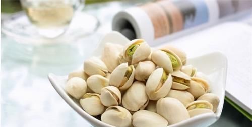 每天晚上坚持吃3种食物，营养十分丰富，好吃又不贵！