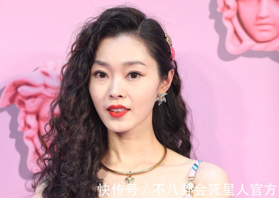 皮肤|斑点皱纹、妆浓浮粉、含胸驼背,看完女星生图,再也不容貌焦虑了