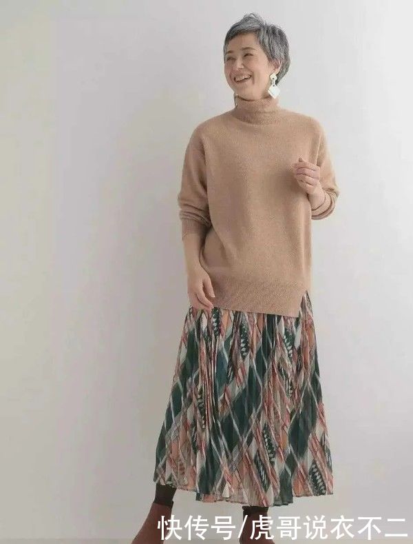 不管多大年纪都要穿“裙子”,看奶奶们的裙子穿搭,年轻又知性